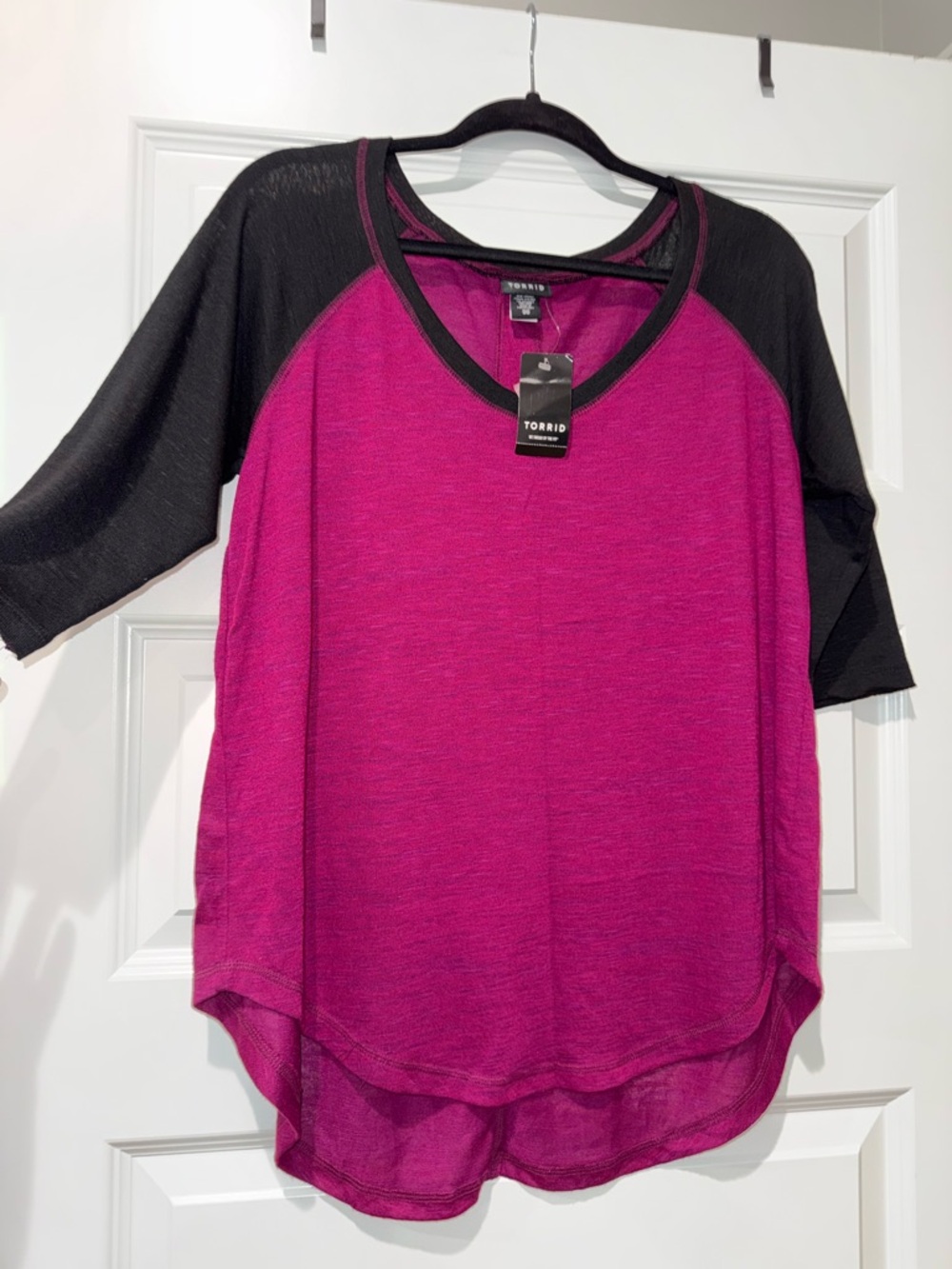 torrid Fuchsia V-Neck High/Low Top with 3/4 Black Sleeves